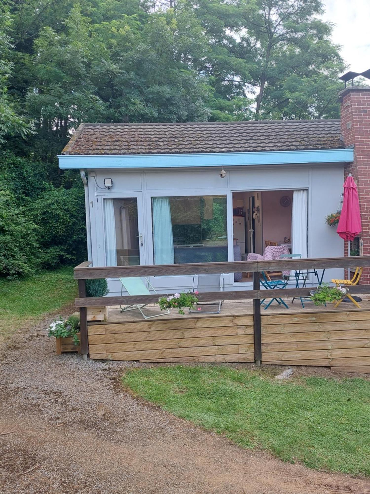 Le Petit Chalet - Bungalow Waulsort Exterior foto
