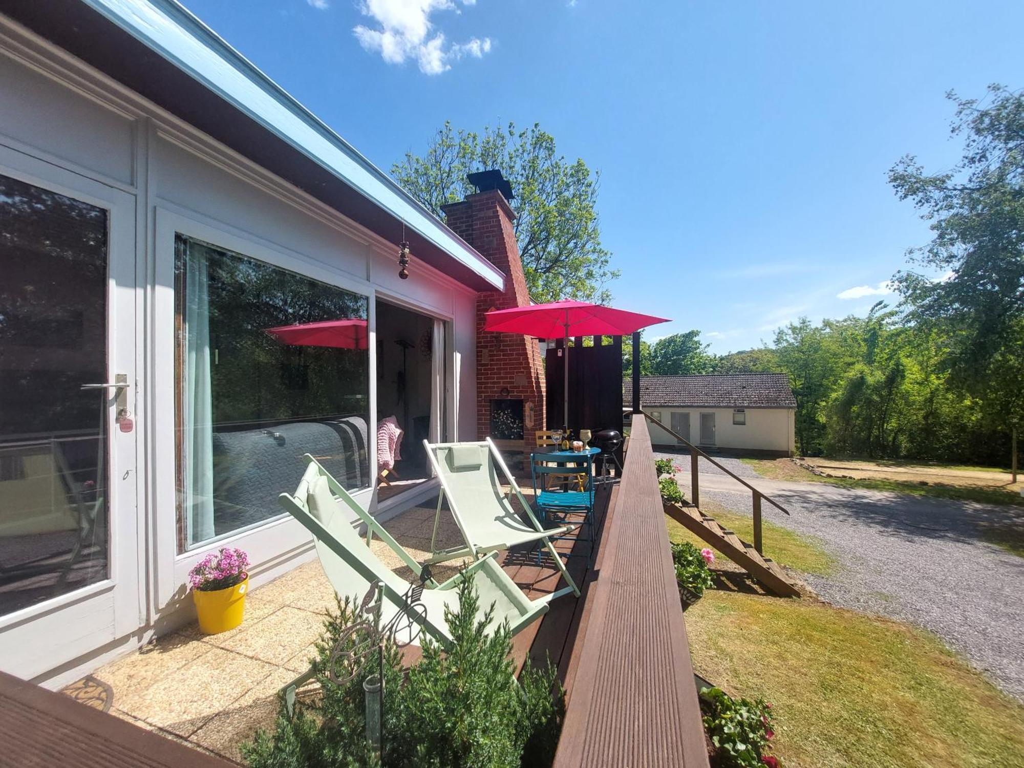 Le Petit Chalet - Bungalow Waulsort Exterior foto